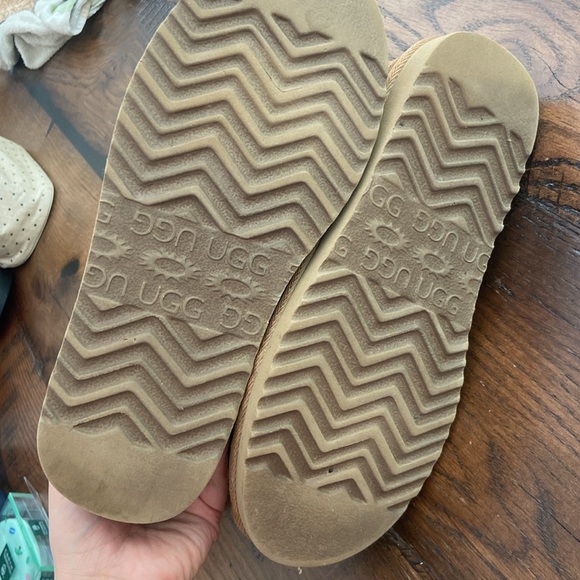 UGG Classic Cardy Knit Boot with - Size 7/Tan - Picture 4 of 8